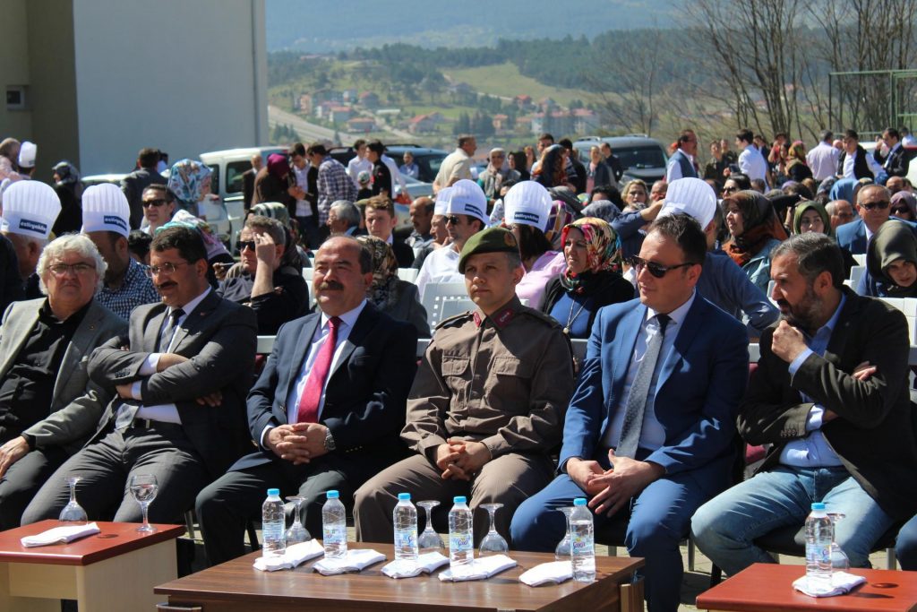 Mengen Aşçılar Mesleki ve Teknik Anadolu Lisesi 26. Dönem Kepçe Devir Teslim Töreni Yapıldı